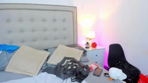 rubyreyes online show from October 28, 1:47 pm