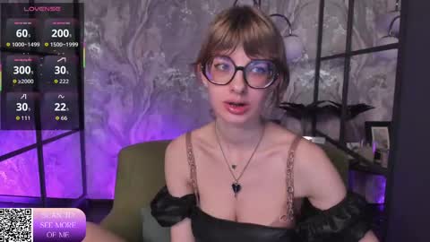Snapshot of rubytwinkle chatting on April 29, 8:59 pm Ruby online show from April 29, 8:59 pm