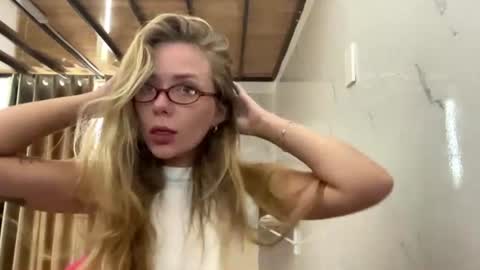 KaY online show from July 3, 8:43 am