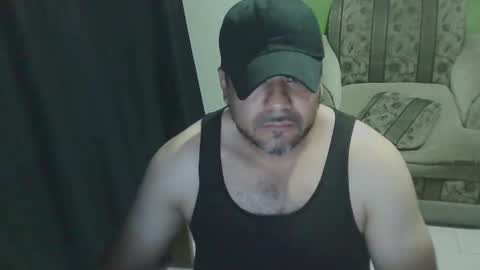 Snapshot of rudykruzpe chatting on October 3, 3:03 am kruzpe online show from October 3, 3:03 am