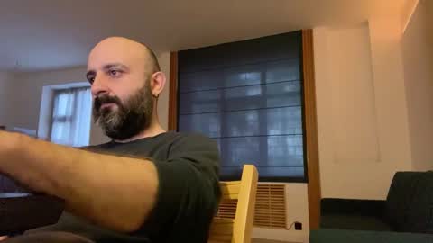 Snapshot of rufa_life chatting on February 2, 8:35 am rufa_life online show from February 2, 8:35 am