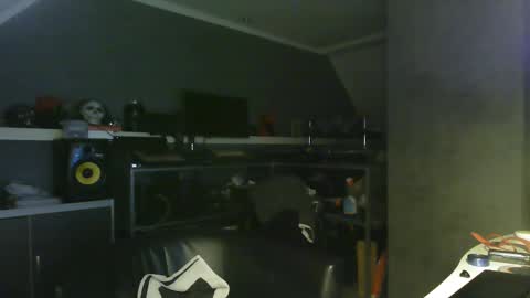 Snapshot of ruffi77 chatting on February 24, 12:30 am Chico que rico Caliente online show from February 24, 12:30 am