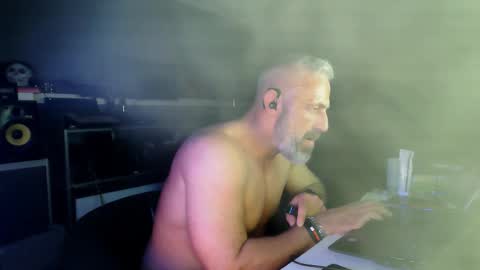 Chico que rico Caliente online show from March 25, 9:26 am