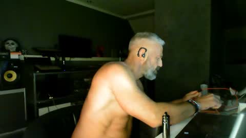 Chico que rico Caliente online show from June 28, 10:38 pm