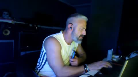 Chico que rico Caliente online show from July 28, 1:34 am