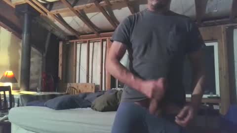 Snapshot of ruggeddude69 chatting on February 8, 5:44 am ruggeddude69 online show from February 8, 5:44 am