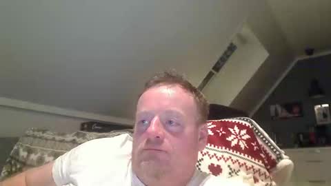 Snapshot of runepetter chatting on January 8, 11:41 pm bignorwegian online show from January 8, 11:41 pm