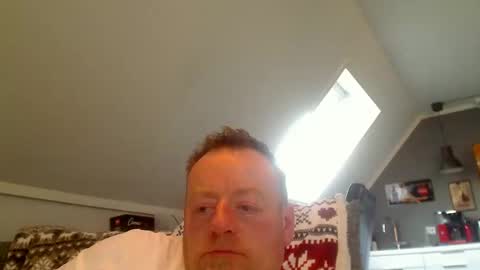 Snapshot of runepetter chatting on February 14, 8:52 am bignorwegian online show from February 14, 8:52 am