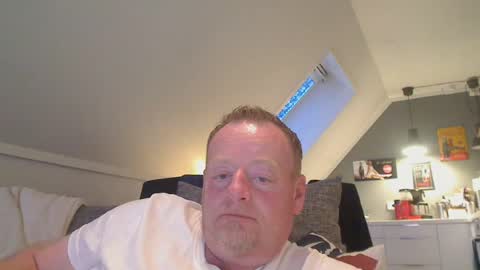 Snapshot of runepetter chatting on August 1, 8:19 pm bignorwegian online show from August 1, 8:19 pm