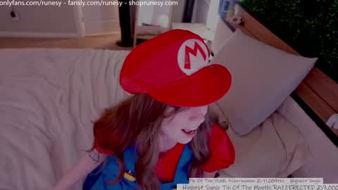 Snapshot of runesy chatting on December 4, 4:11 am Lady online show from December 4, 4:11 am