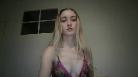Izzy online show from October 28, 7:27 pm