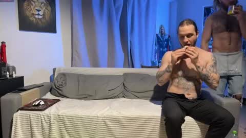 Snapshot of rusbigpaul chatting on April 17, 6:33 pm Paul online show from April 17, 6:33 pm