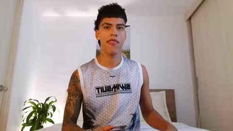  R U S S E L L  online show from March 28, 12:54 am