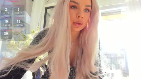 Snapshot of russian_ava chatting on November 22, 8:57 am Ava online show from November 22, 8:57 am