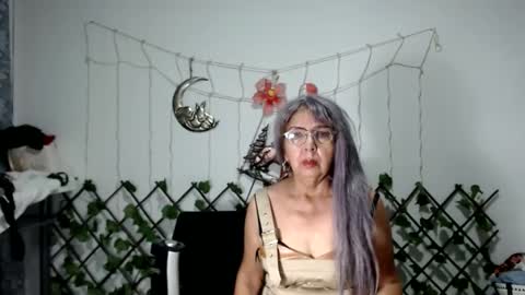 ruth_blue21 online show from February 11, 2:46 am