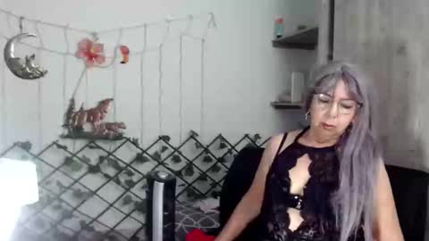 ruth_blue21 online show from February 22, 2:06 am