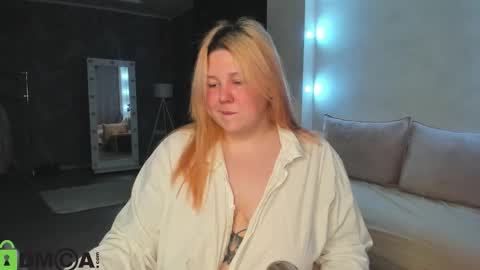 Snapshot of rutholiver chatting on November 4, 9:19 am Ruth GMT2 Mon 10 AM - 4 PM Tue 10 AM - 4 PM  Thu 3-9 AM Fri 10 AM - 4 PM Sun 10 AM - 4 PM. online show from November 4, 9:19 am