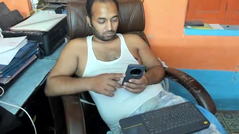 rwb17 online show from April 1, 1:01 pm