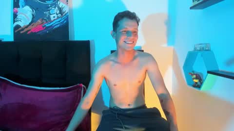 Snapshot of ryan15_ chatting on December 27, 2:36 am Ryan 15 online show from December 27, 2:36 am