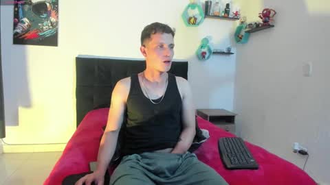 Snapshot of ryan15_ chatting on February 9, 11:15 pm Ryan 15 online show from February 9, 11:15 pm