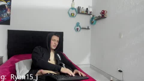 Snapshot of ryan15_ chatting on March 10, 11:42 am Ryan 15 online show from March 10, 11:42 am