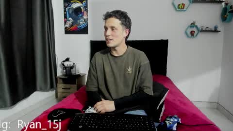 Snapshot of ryan15_ chatting on September 13, 4:12 am Ryan 15 online show from September 13, 4:12 am