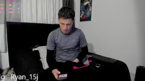 Snapshot of ryan15_ chatting on October 21, 10:27 am Ryan 15 online show from October 21, 10:27 am