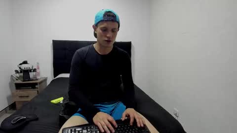 Snapshot of ryan15_ chatting on February 14, 11:18 am Ryan 15 online show from February 14, 11:18 am