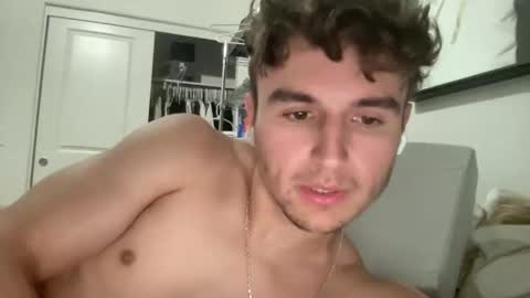 Snapshot of ryan287747 chatting on October 13, 7:08 am ryan online show from October 13, 7:08 am