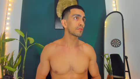 Ryan independent model online show from September 19, 10:10 pm