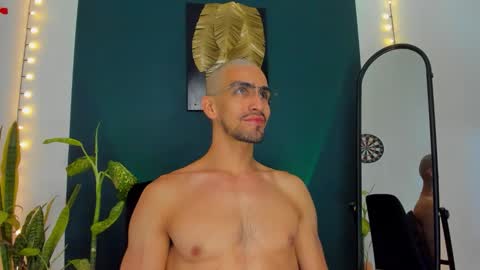 Ryan independent model online show from September 23, 1:03 pm