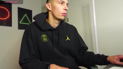 Snapshot of ryan_dozer chatting on October 9, 6:22 am RYAN DOZER online show from October 9, 6:22 am