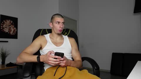 Snapshot of ryan_dozer chatting on October 25, 7:49 am RYAN DOZER online show from October 25, 7:49 am