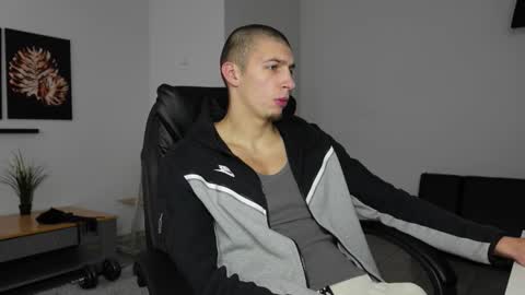 Snapshot of ryan_dozer chatting on October 26, 8:20 am RYAN DOZER online show from October 26, 8:20 am