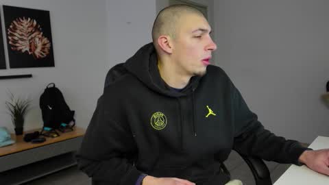 Snapshot of ryan_dozer chatting on February 8, 7:23 am RYAN DOZER online show from February 8, 7:23 am