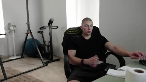 RYAN DOZER online show from May 16, 10:36 am