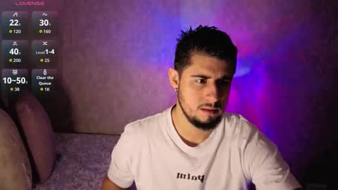 Snapshot of ryan_evanns chatting on September 18, 12:40 pm R Y A N online show from September 18, 12:40 pm