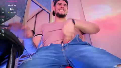 Snapshot of ryan_evanns chatting on September 19, 2:40 pm R Y A N online show from September 19, 2:40 pm