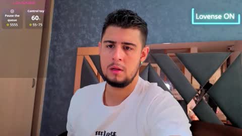 Snapshot of ryan_evanns chatting on September 28, 4:12 pm R Y A N online show from September 28, 4:12 pm