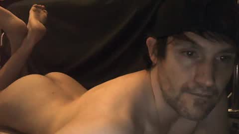 Snapshot of ryan_is_nude chatting on December 31, 3:53 pm Rhys online show from December 31, 3:53 pm