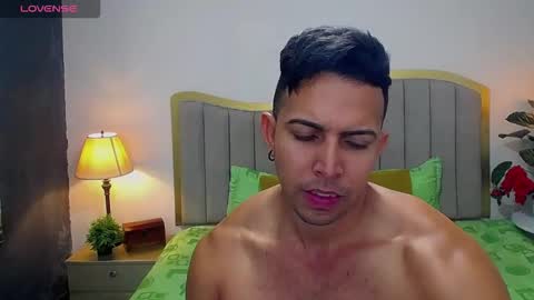 Snapshot of ryan_nesson chatting on September 19, 5:02 pm Ryan online show from September 19, 5:02 pm