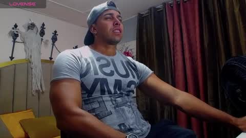 Snapshot of ryan_nesson chatting on November 2, 1:08 am Ryan online show from November 2, 1:08 am