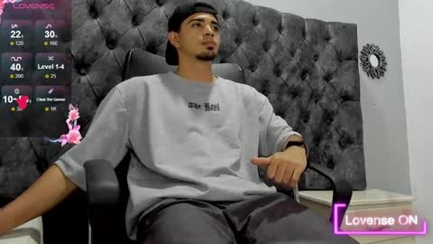 Snapshot of ryan_paterson chatting on March 10, 10:45 pm Ryan online show from March 10, 10:45 pm