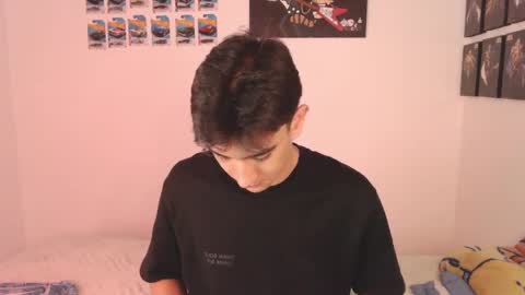 Snapshot of ryan_valentine17 chatting on April 17, 8:34 pm ryan online show from April 17, 8:34 pm