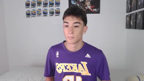 Snapshot of ryan_valentine17 chatting on April 21, 9:28 pm ryan online show from April 21, 9:28 pm