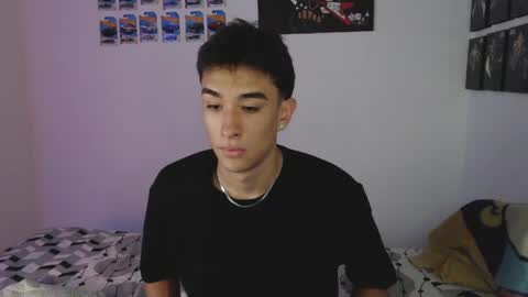 Snapshot of ryan_valentine17 chatting on May 15, 9:44 pm ryan online show from May 15, 9:44 pm