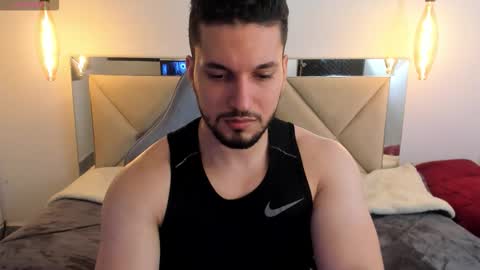 Snapshot of ryan_ward79 chatting on January 14, 3:23 am Ryan online show from January 14, 3:23 am