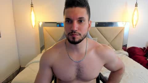 Snapshot of ryan_ward79 chatting on April 5, 11:46 pm Ryan online show from April 5, 11:46 pm