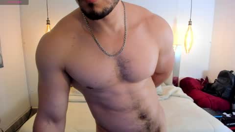 Snapshot of ryan_ward79 chatting on April 10, 2:06 am Ryan online show from April 10, 2:06 am