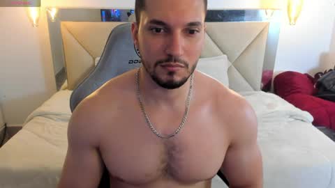 Snapshot of ryan_ward79 chatting on April 11, 11:53 pm Ryan online show from April 11, 11:53 pm